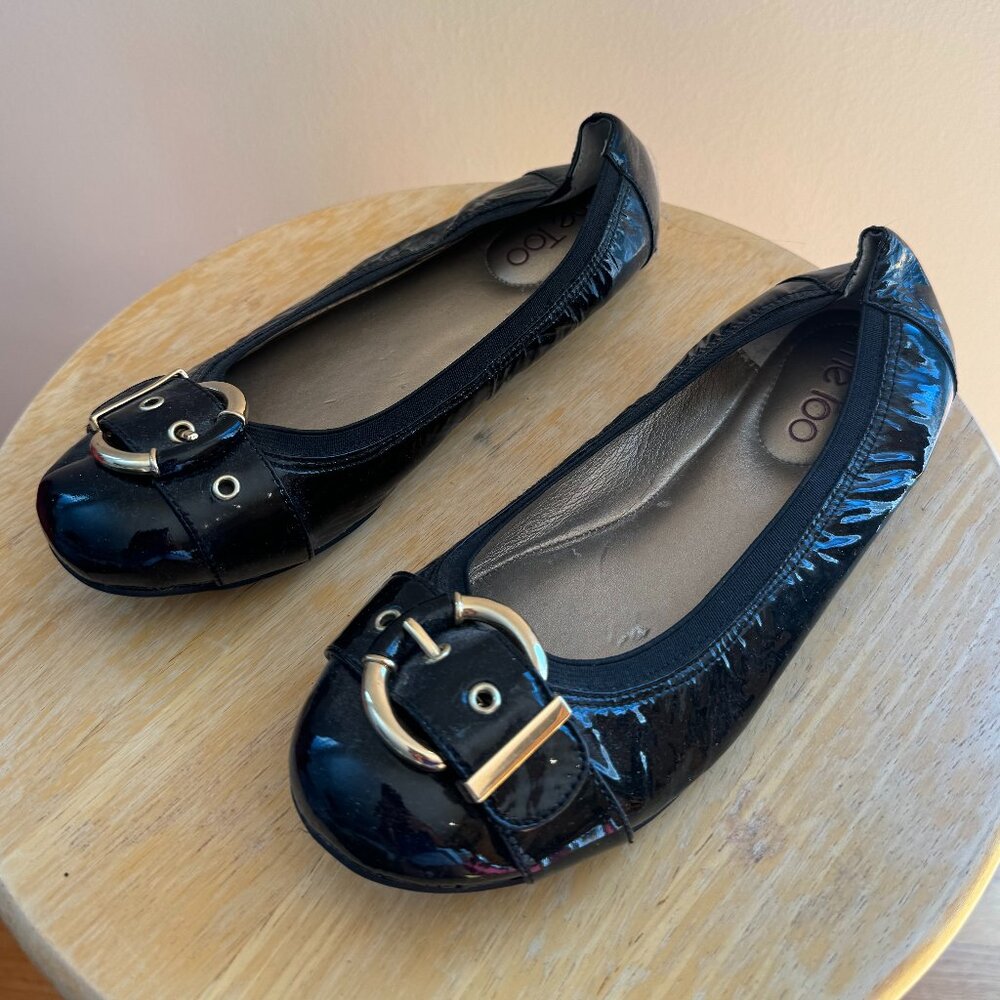 ME TOO | WOMEN'S BLACK PATENT FLATS WITH GOLD BUCKLE SIZE 6.5